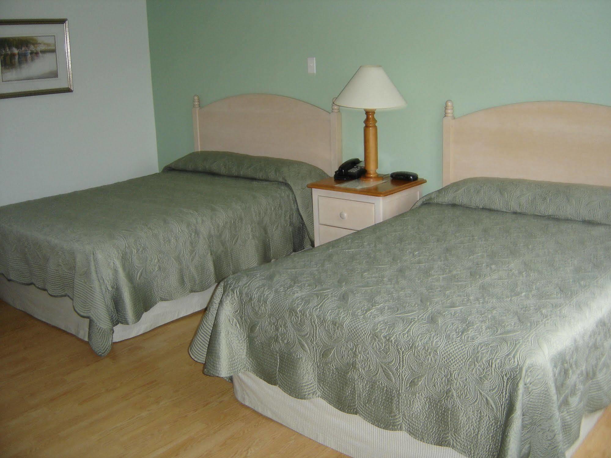 Hotel Au Petit Berger La Malbaie Eksteriør billede